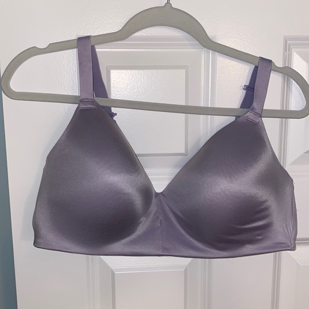 Wacoal b.tempt’d wireless lavender bra. Adjustable straps. 38 DD.